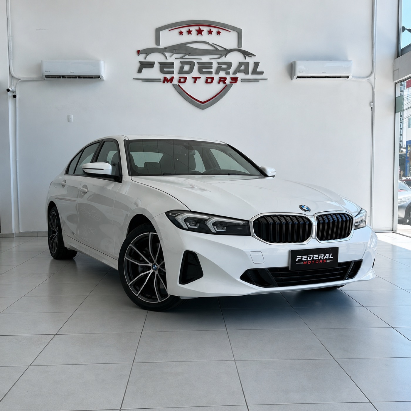 BMW 320i no salão da FEDERAL MOTORS