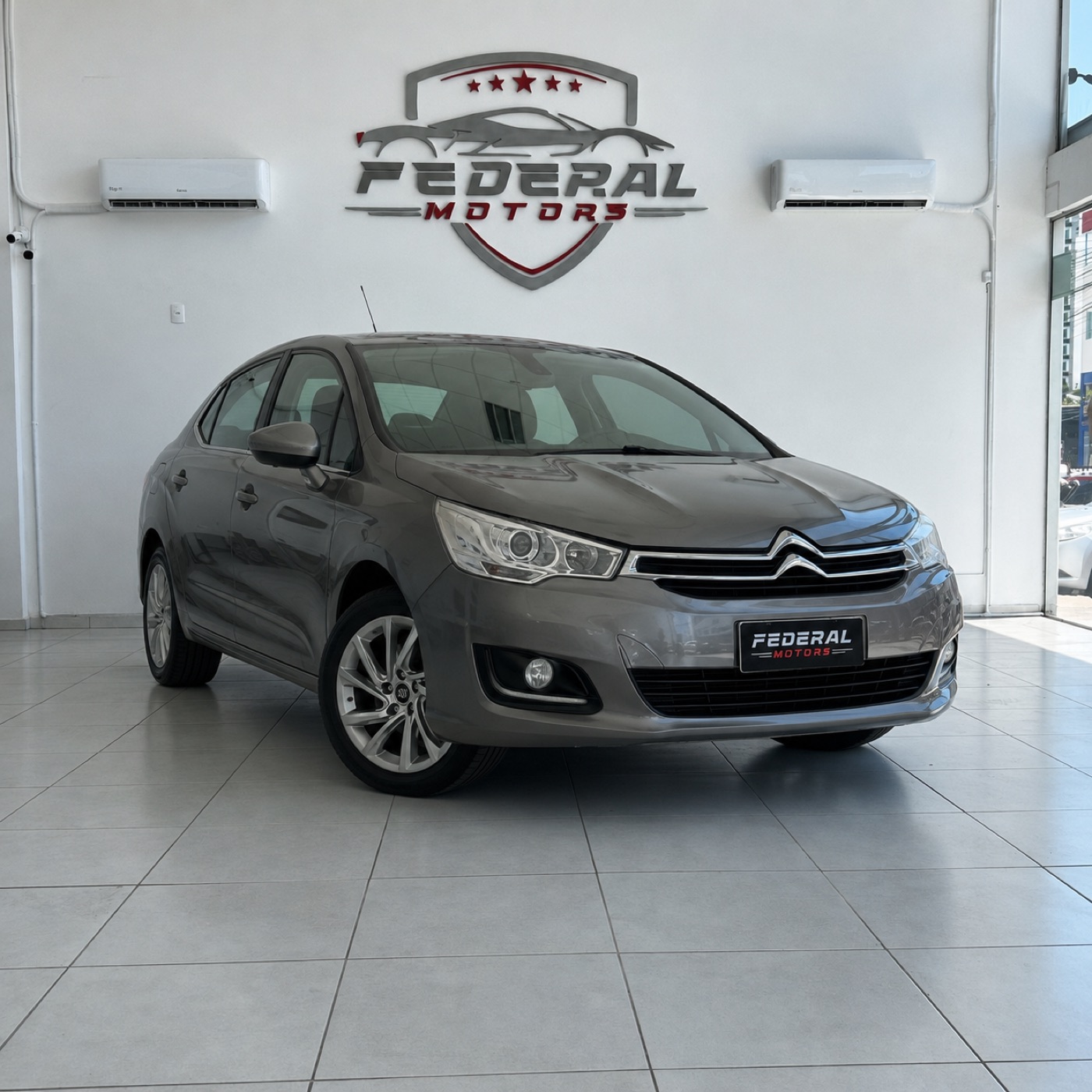Citroën C4 Lounge no salão da FEDERAL MOTORS
