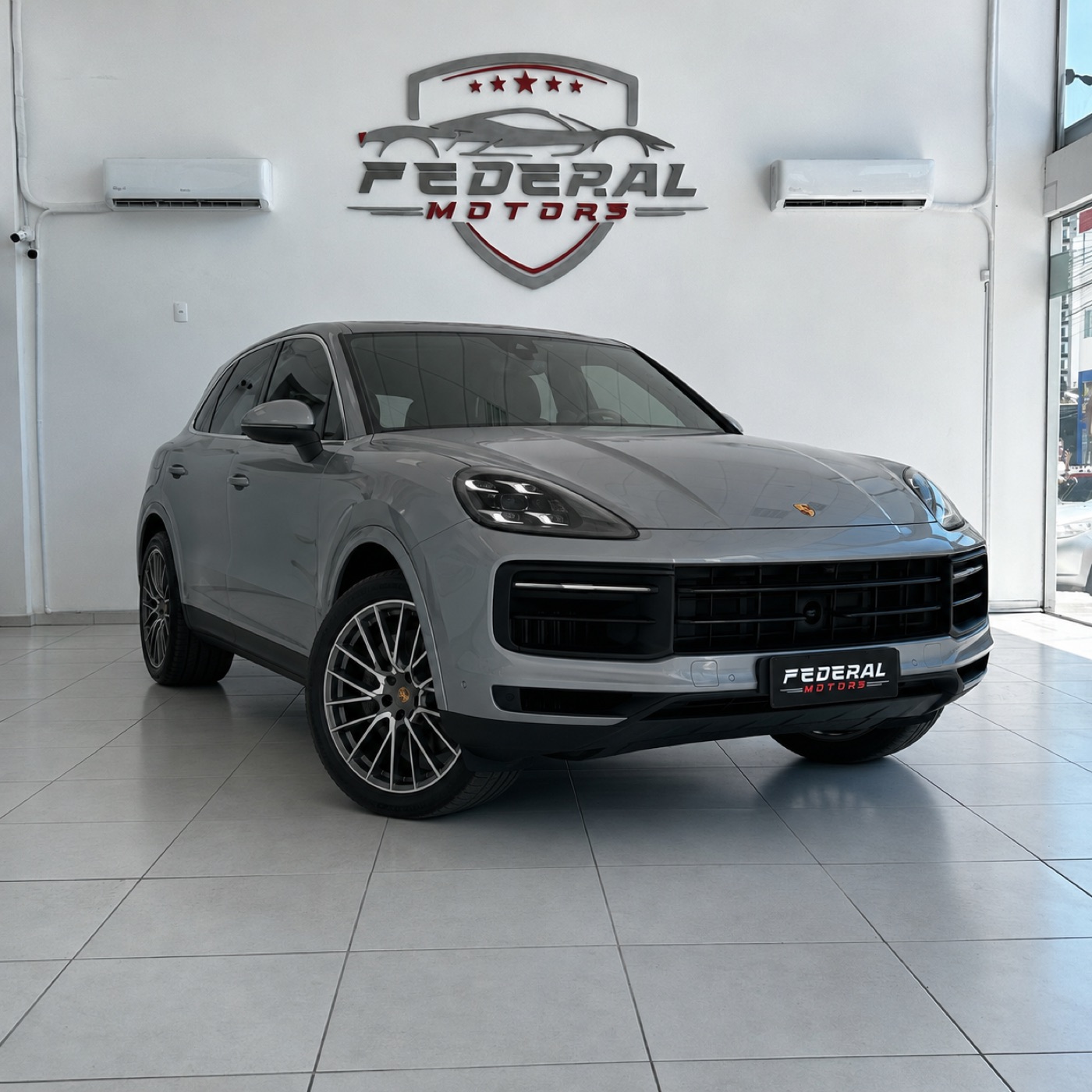 Porsche Cayenne no salão da FEDERAL MOTORS