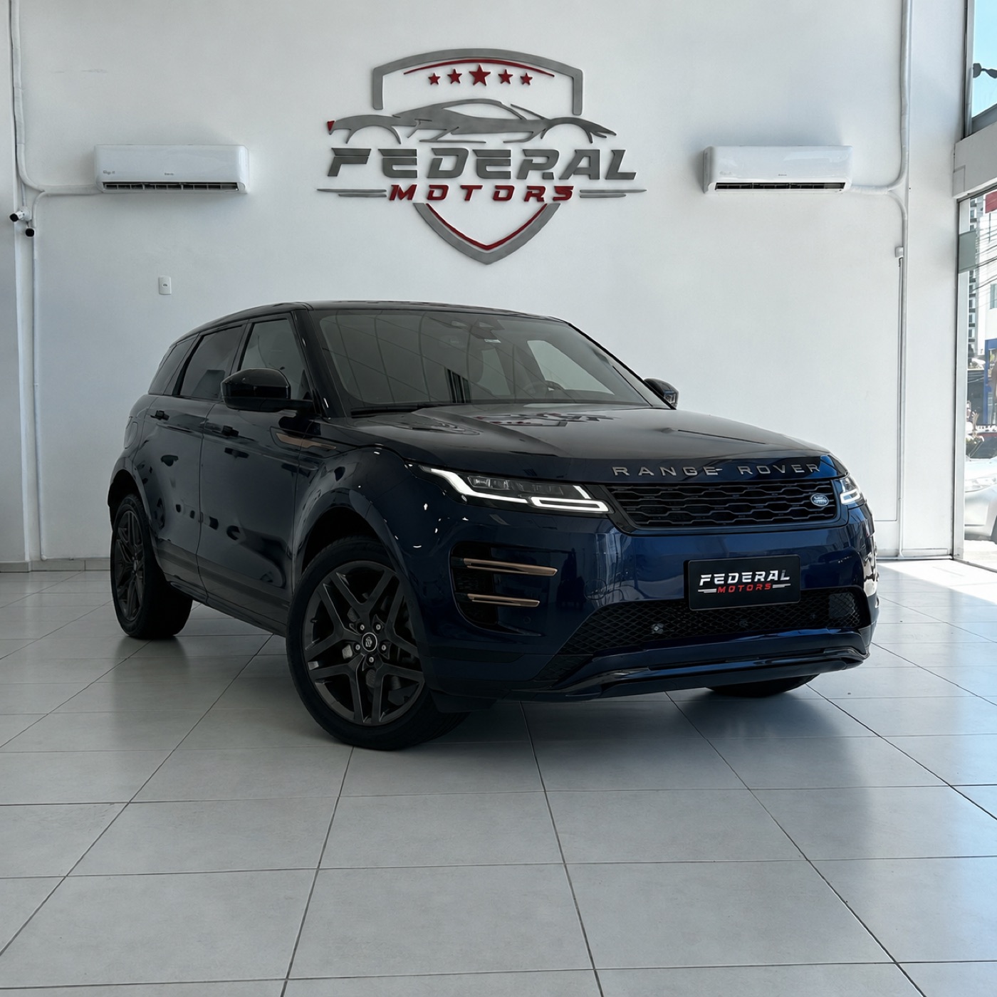 Land Rover Range Rover Evoque no salão da FEDERAL MOTORS