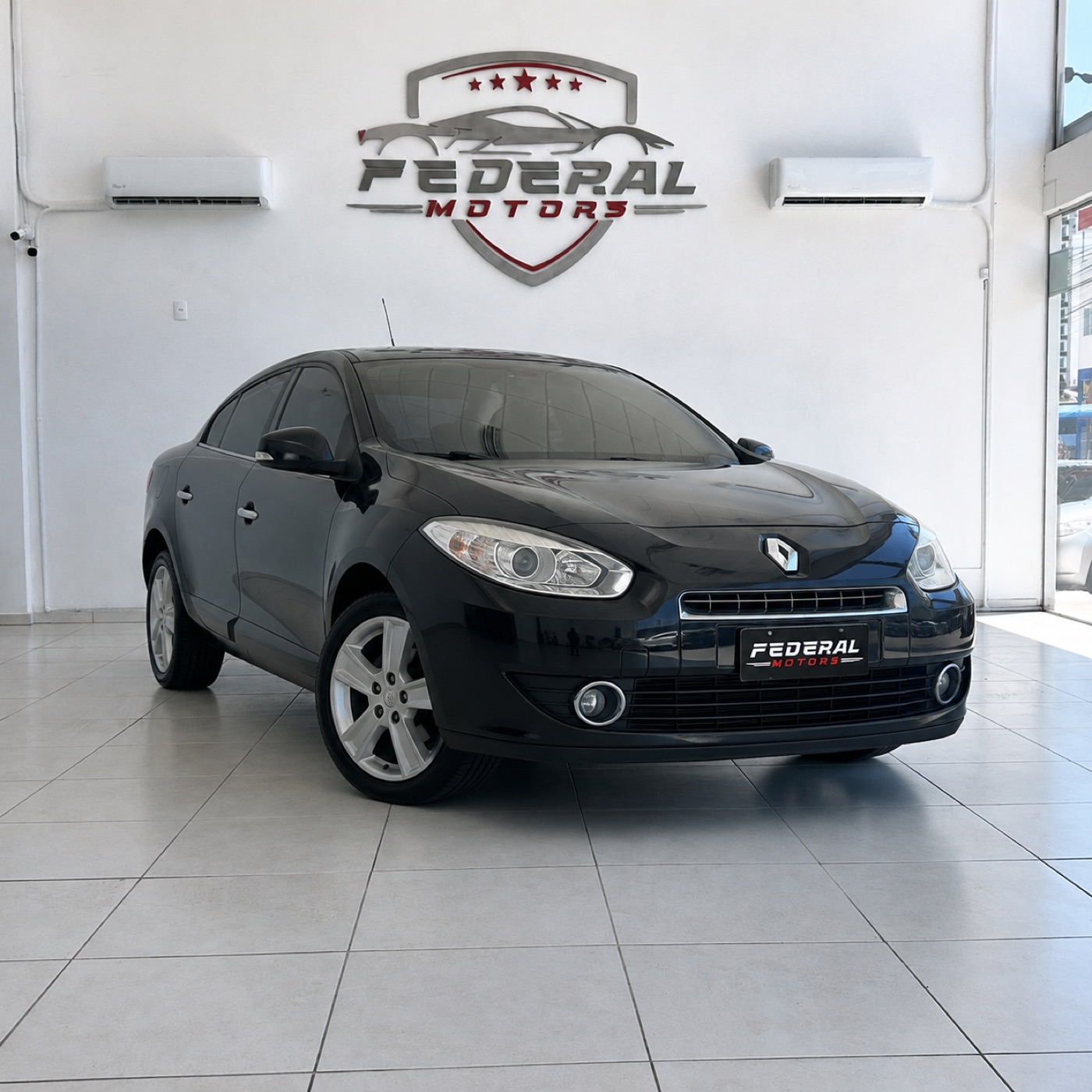Renault Fluence no salão da FEDERAL MOTORS