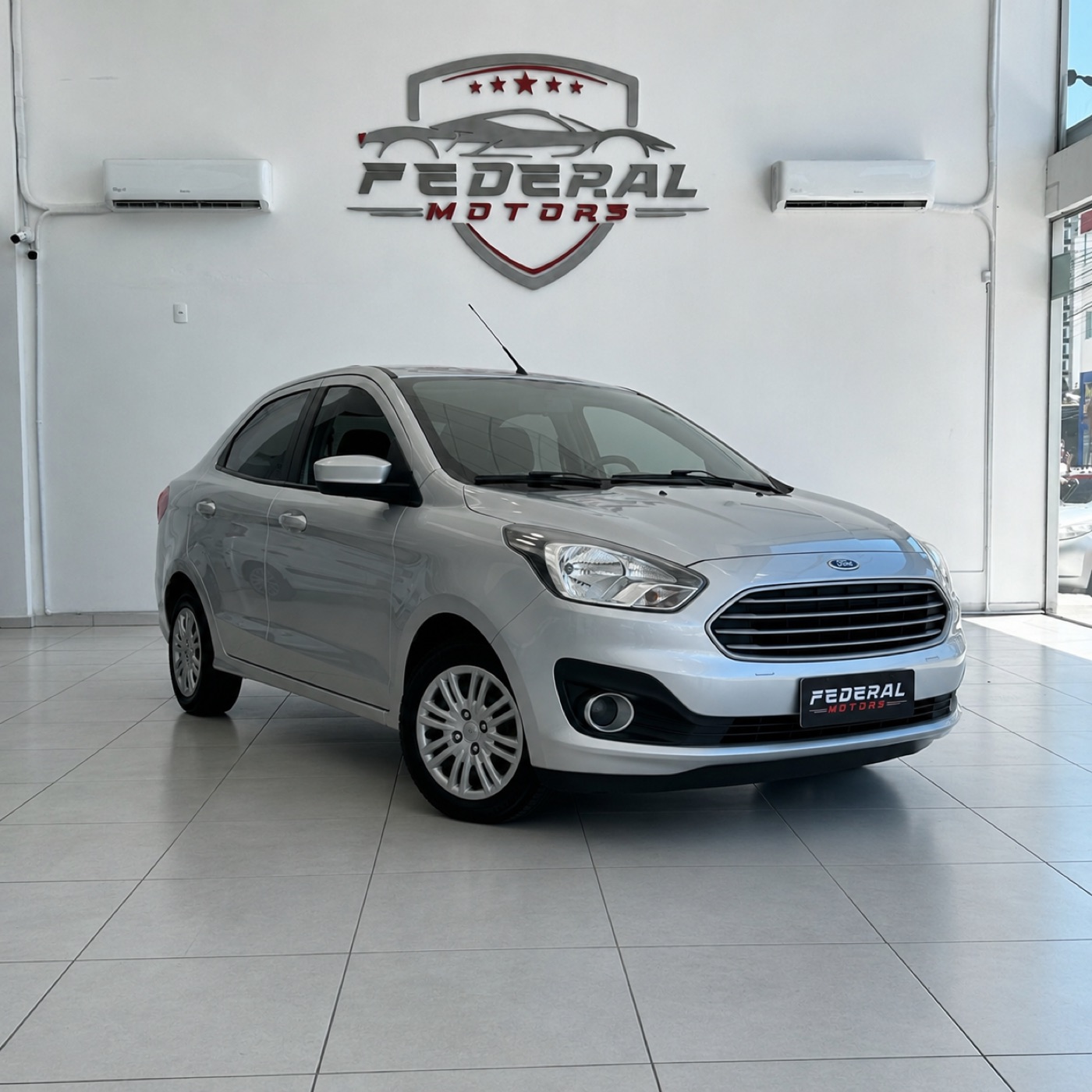 Ford Ka Sedan no salão da FEDERAL MOTORS