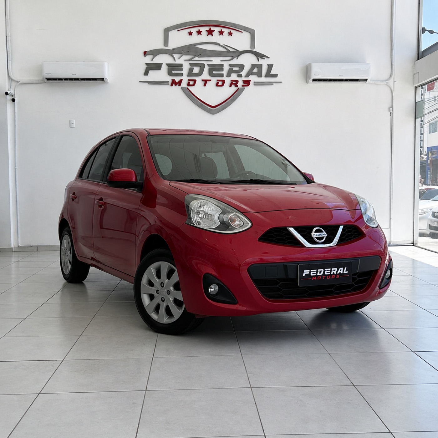 Nissan March no salão da FEDERAL MOTORS