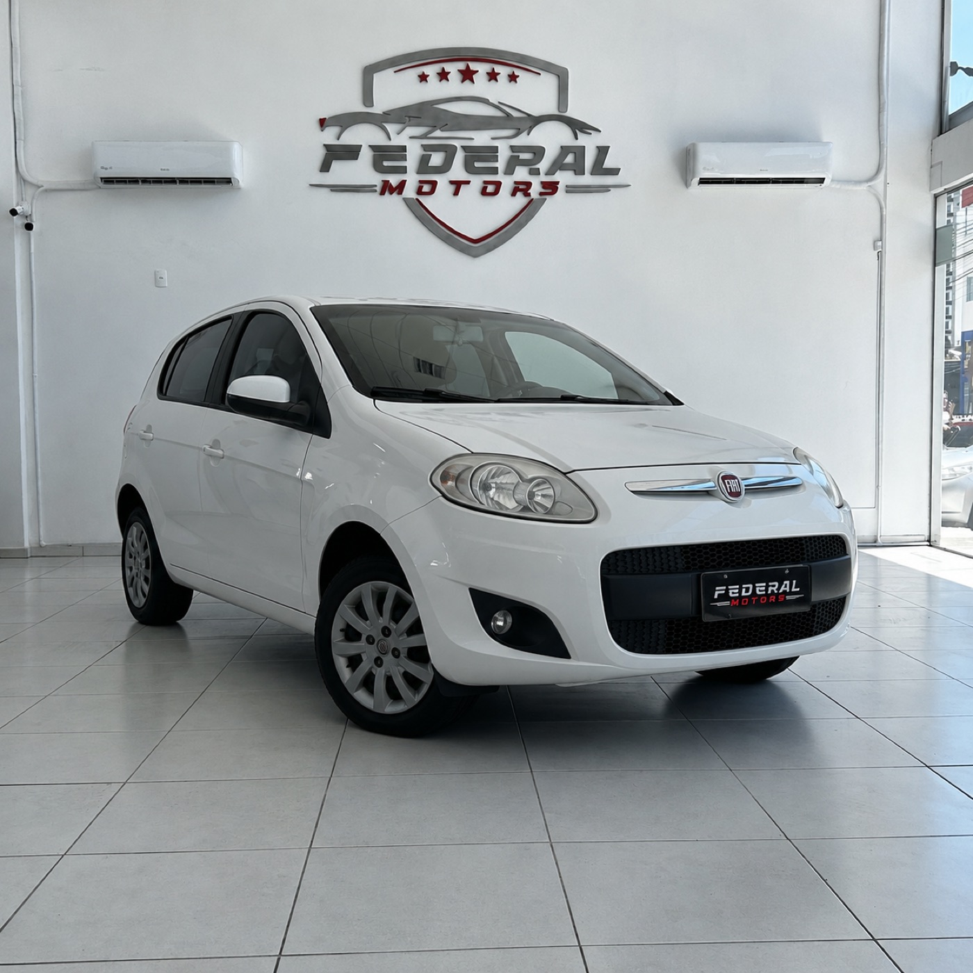 Fiat Palio no salão da FEDERAL MOTORS