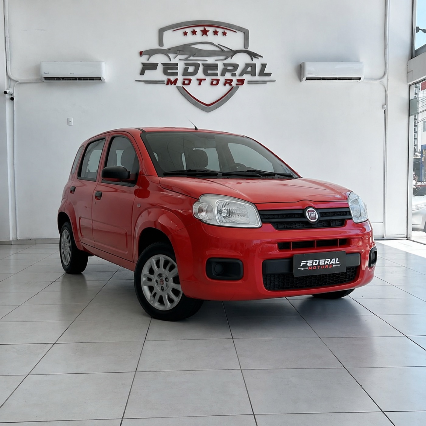 Fiat Uno no salão da FEDERAL MOTORS