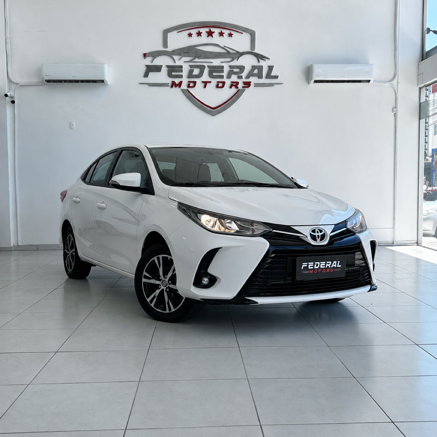 Toyota Yaris no salão da FEDERAL MOTORS